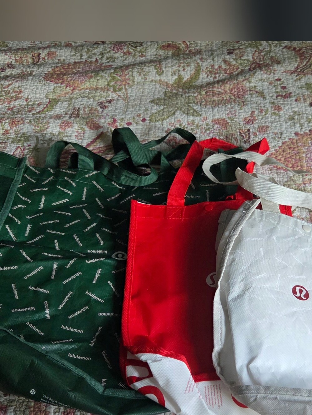 lululemon athletica Reusable Tote Set in Green, Red, White